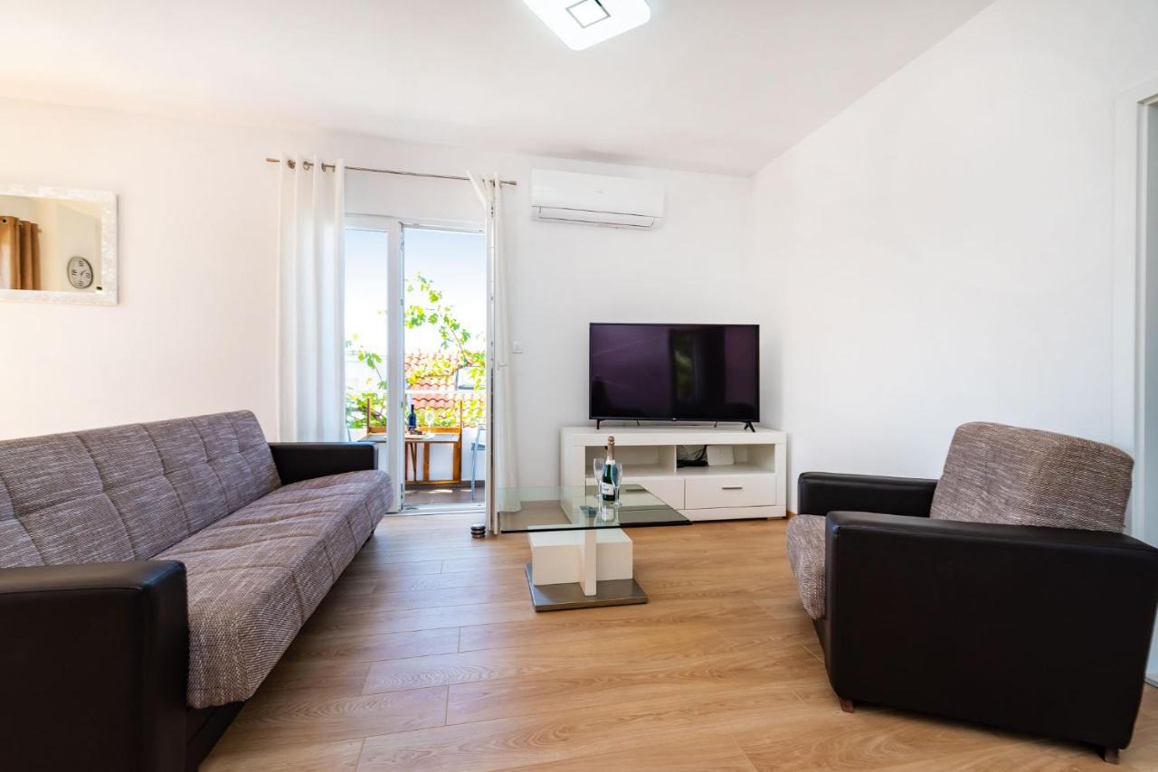 Apartment Maia Lena For Family Jasenice  Exterior photo