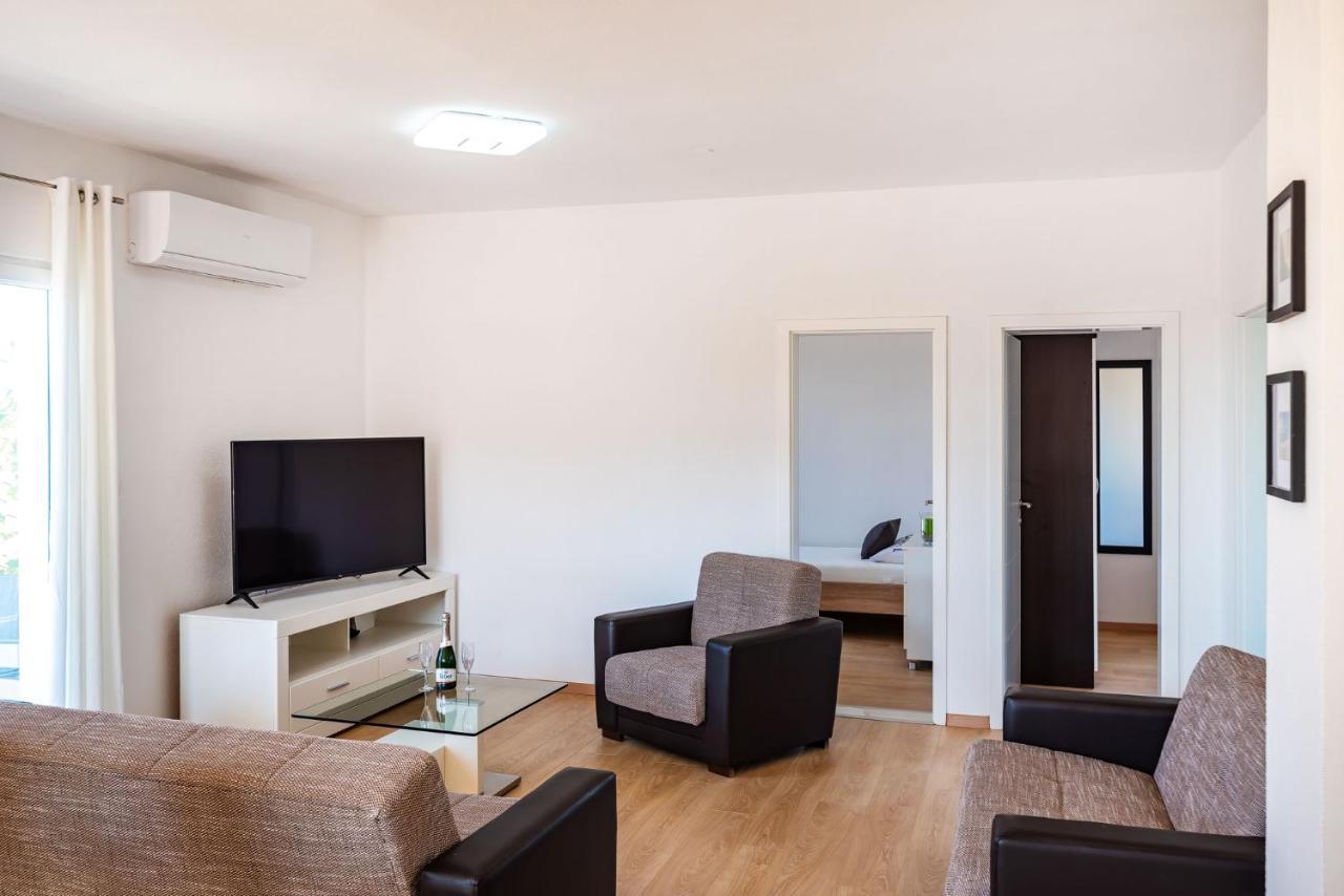 Apartment Maia Lena For Family Jasenice  Exterior photo